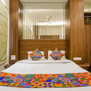 Fabhotel Royal Palace II